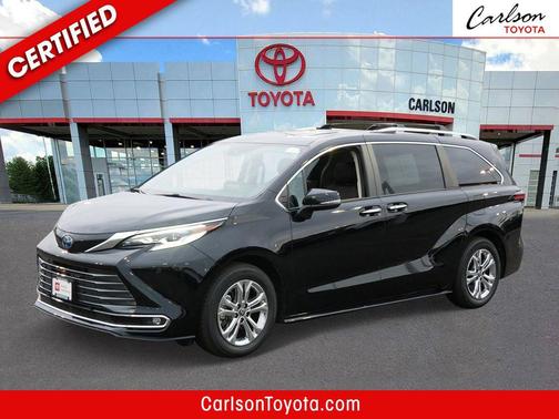 Midnight Black Metallic 2022 Toyota Sienna Platinum