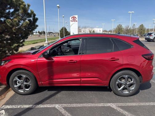 Rapid Red Metallic Tinted Clearcoat 2023 Ford Escape ST-Line