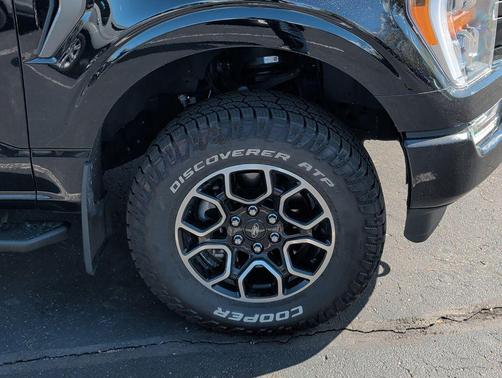 Agate Black Metallic 2023 Ford F-150 XLT