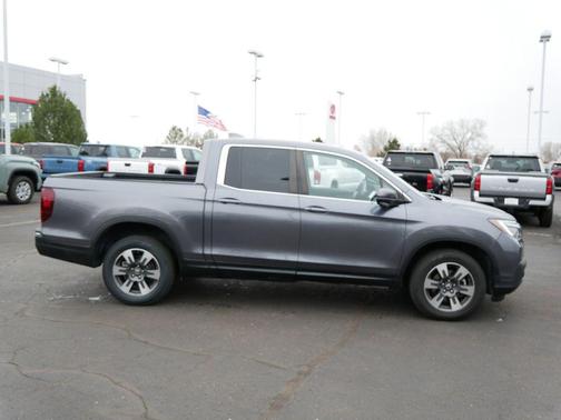 Modern Steel Metallic 2017 Honda Ridgeline RTL