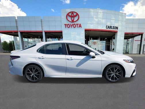 Ice Edge 2024 Toyota Camry SE