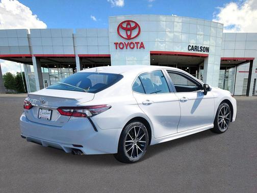 Ice Edge 2024 Toyota Camry SE