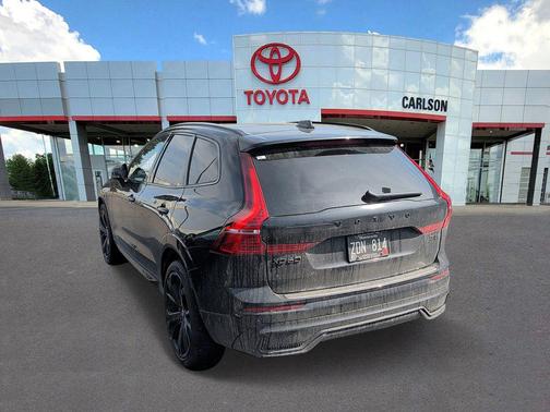 Onyx Black Metallic 2024 Volvo XC60 B5 Ultimate Black Edition