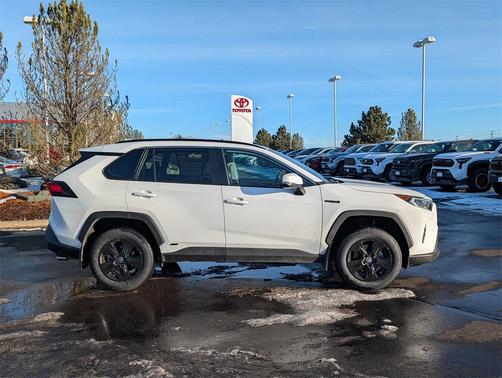 2021 Toyota RAV4 Hybrid XLE
