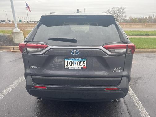 2022 Toyota RAV4 Hybrid XLE Premium