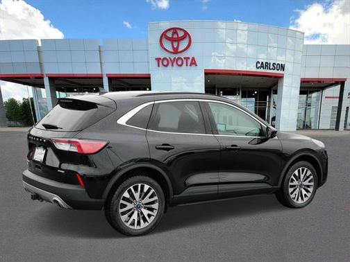 2022 Ford Escape Titanium