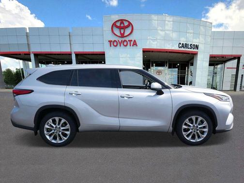 Celestial Silver Metallic 2022 Toyota Highlander Limited