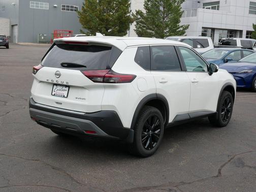 Pearl White Tricoat 2022 Nissan Rogue SV