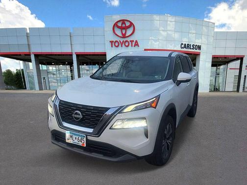 Pearl White Tricoat 2022 Nissan Rogue SV