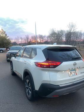 Pearl White Tricoat 2022 Nissan Rogue SV