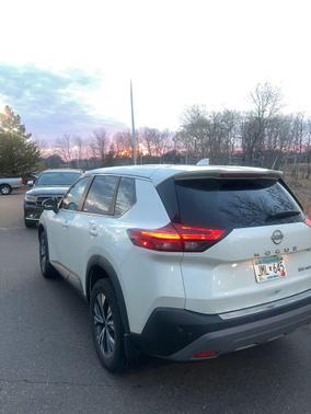 Pearl White Tricoat 2022 Nissan Rogue SV