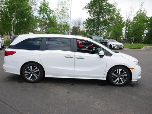 Platinum White Pearl 2023 Honda Odyssey Touring