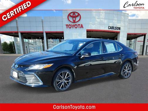 2022 Toyota Camry Hybrid XLE