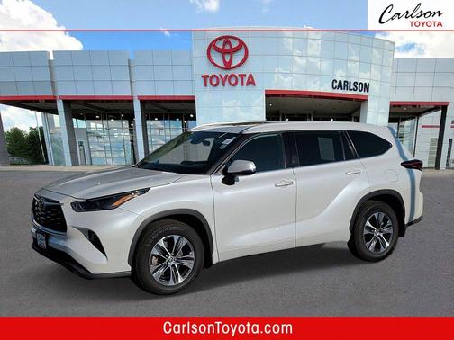 Wind Chill Pearl 2022 Toyota Highlander XLE