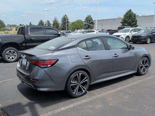 Gun Metallic 2021 Nissan Sentra SR