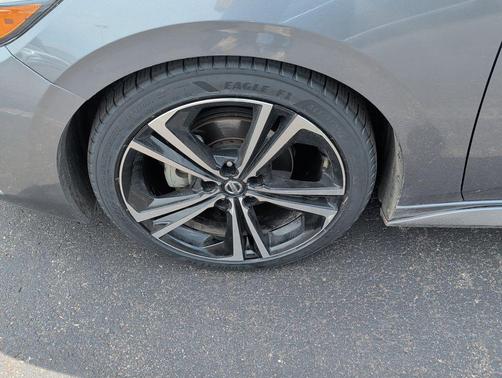Gun Metallic 2021 Nissan Sentra SR