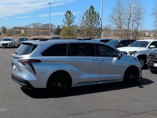 Celestial Silver Metallic 2023 Toyota Sienna XLE