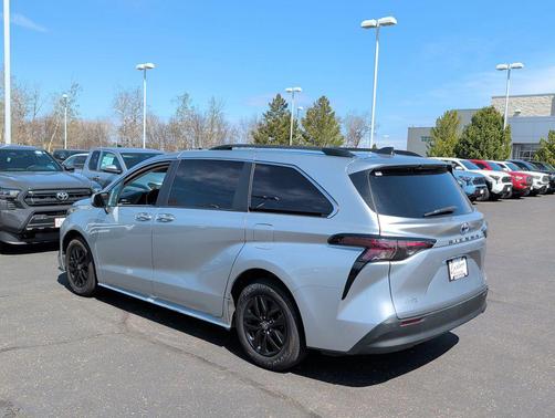 Celestial Silver Metallic 2023 Toyota Sienna XLE