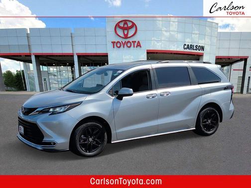 2023 Toyota Sienna XLE