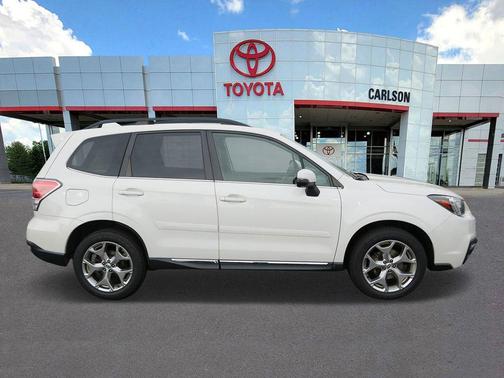 Crystal White Pearl 2017 Subaru Forester 2.5i Touring