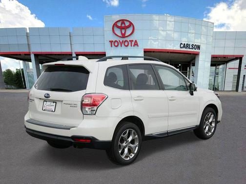 Crystal White Pearl 2017 Subaru Forester 2.5i Touring