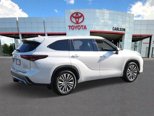 2024 Toyota Highlander Platinum