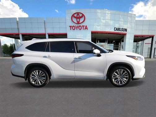 2024 Toyota Highlander Platinum