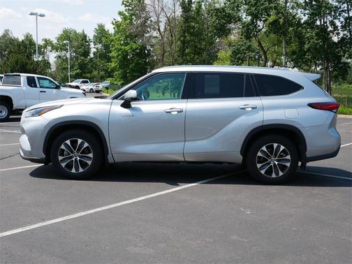 2021 Toyota Highlander Hybrid XLE