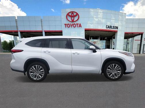 2023 Toyota Highlander Platinum