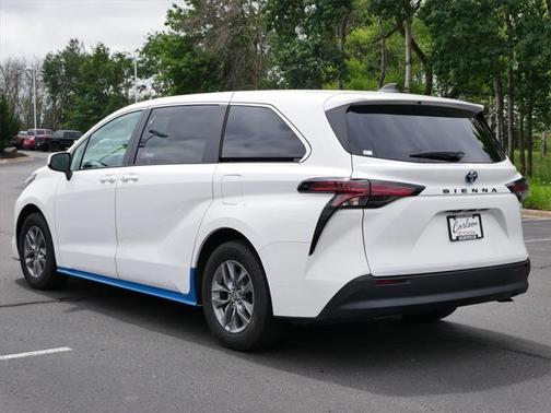 2021 Toyota Sienna LE