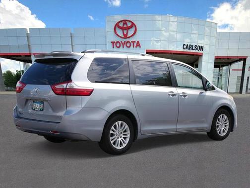 2015 Toyota Sienna XLE
