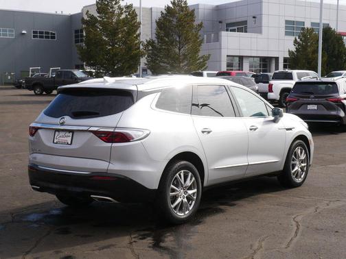 2022 Buick Enclave AWD Essence