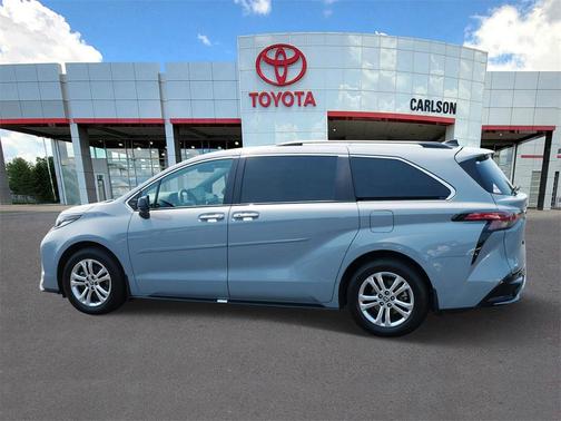 2023 Toyota Sienna XSE 7 Passenger