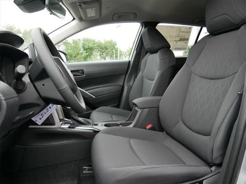2025 Toyota Corolla Cross LE