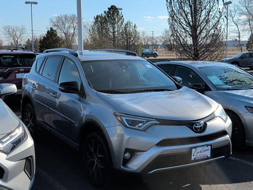 Silver Sky Metallic 2018 Toyota RAV4 SE