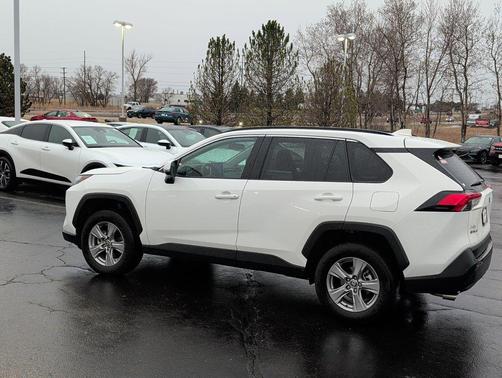 Ice Cap 2025 Toyota RAV4 XLE