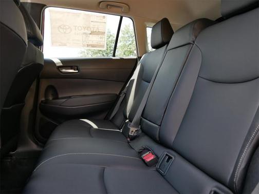 2025 Toyota Corolla Cross XLE
