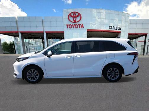 2021 Toyota Sienna LE