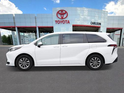 2021 Toyota Sienna LE