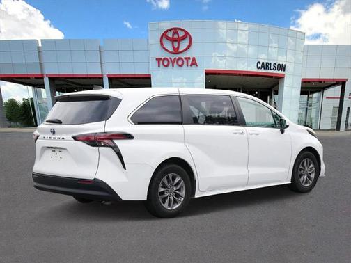 2021 Toyota Sienna LE