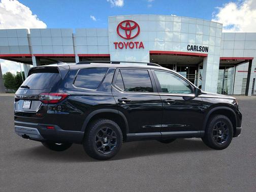 Crystal Black Pearl 2025 Honda Pilot TrailSport