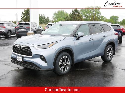 Moon Dust 2023 Toyota Highlander XLE