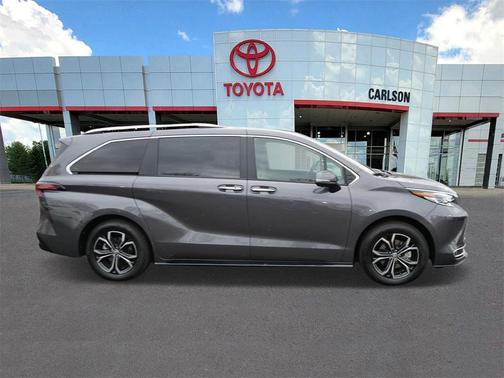 2025 Toyota Sienna Platinum