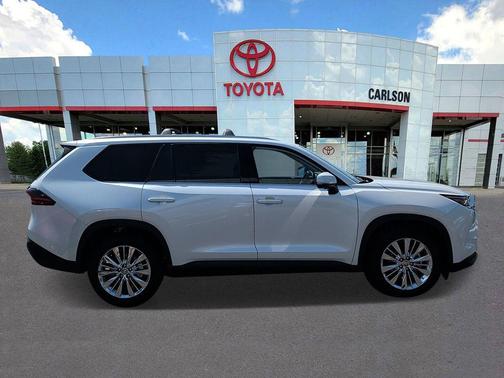 Pearl 2025 Toyota Grand Highlander Platinum
