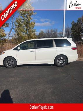 2019 Toyota Sienna XLE