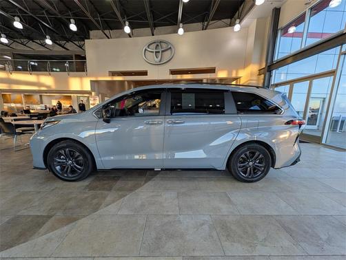 2024 Toyota Sienna XSE 7 Passenger
