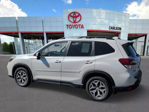 Crystal White Pearl 2020 Subaru Forester Premium