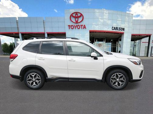Crystal White Pearl 2020 Subaru Forester Premium