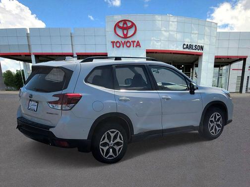 Crystal White Pearl 2020 Subaru Forester Premium