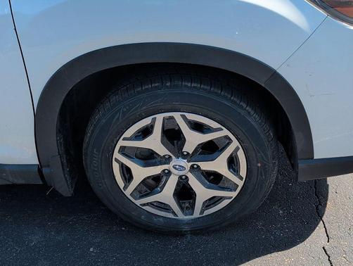 Crystal White Pearl 2020 Subaru Forester Premium